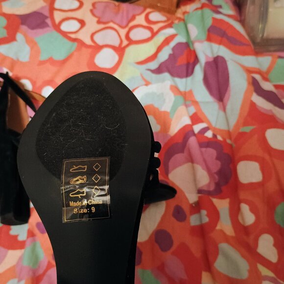 Women Shoe Republic Velvet Heels, 9, New - Picture 5 of 5